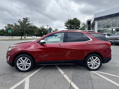 Used 2018 Chevrolet Equinox Premier image 2