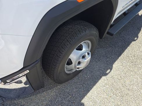 New 2026 GMC Sierra 3500 Pro w/ Convenience Package image 9