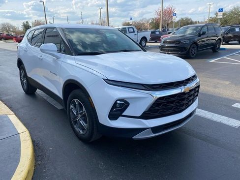 Used 2023 Chevrolet Blazer LT image 2