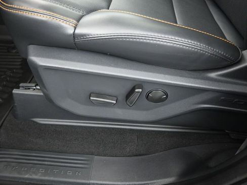 Certified 2025 Ford Expedition Tremor AWD/4WD image 20