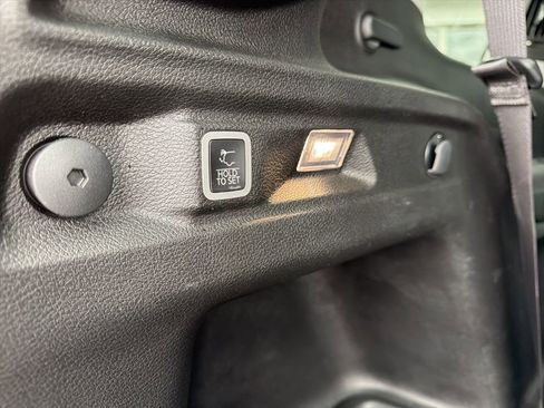 Used 2023 Jeep Grand Cherokee L Limited w/ Luxury Tech Group II image 44