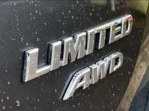 Used 2015 Toyota RAV4 Limited w/ Technology Package image 11