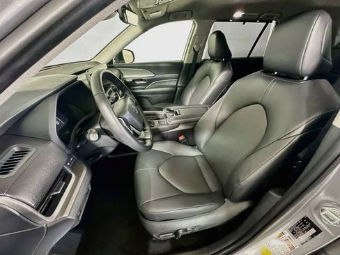 Certified 2026 Toyota Grand Highlander FWD image 12