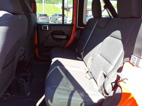 Used 2018 Jeep Wrangler Unlimited Sport S AWD/4WD image 6