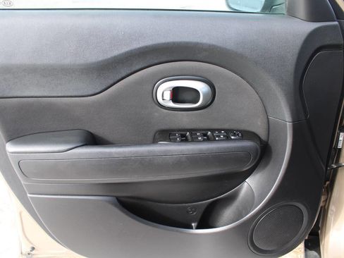Used 2014 Kia Soul image 11
