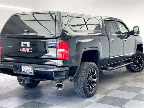 Used 2016 GMC Sierra 2500 Denali w/ Duramax Plus Package AWD/4WD image 12