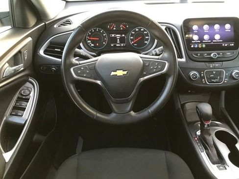 Used 2022 Chevrolet Malibu RS image 7