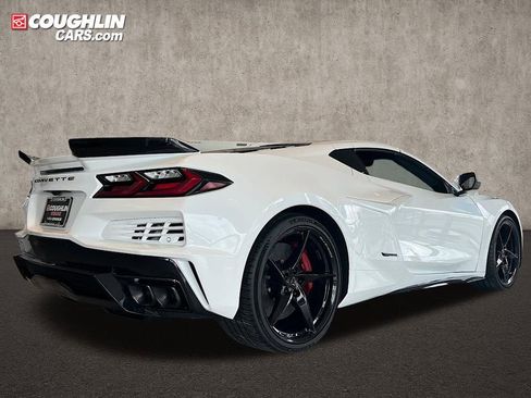 New 2025 Chevrolet Corvette E-Ray w/ Stealth Interior Trim Package image 8