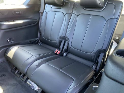 New 2027 Jeep Grand Cherokee L Limited AWD/4WD image 8