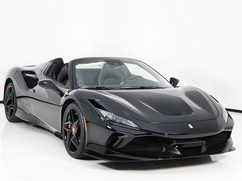 Certified 2021 Ferrari F8 Tributo RWD image 1