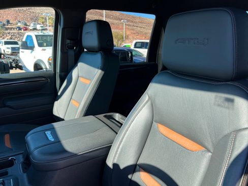 Certified 2025 GMC Sierra 2500 AT4 image 17