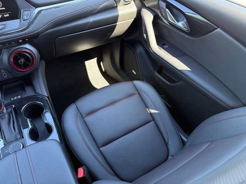 Used 2025 Chevrolet Blazer RS FWD image 26