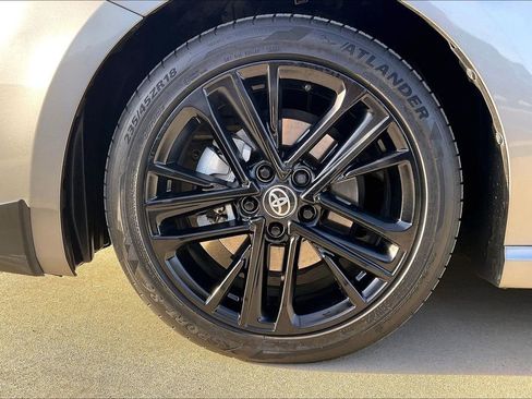 Used 2025 Toyota Camry SE image 12