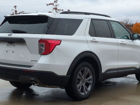 Certified 2022 Ford Explorer XLT w/ Equipment Group 202A image 7