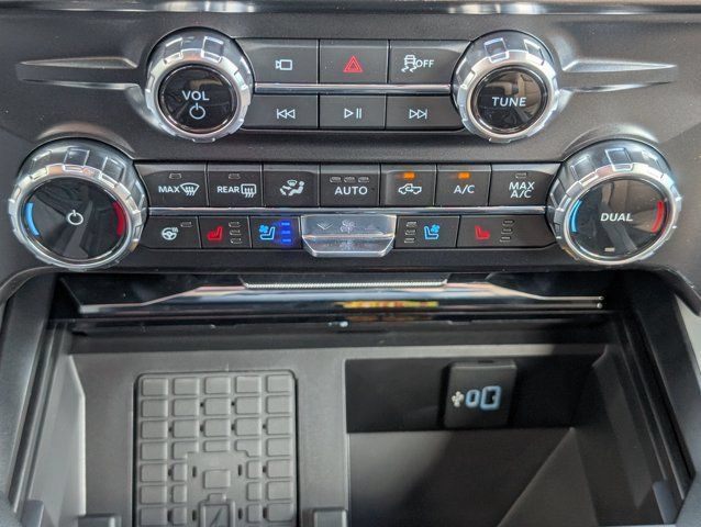 New 2026 Ford F350 Lariat w/ Black Appearance Package AWD/4WD image 21