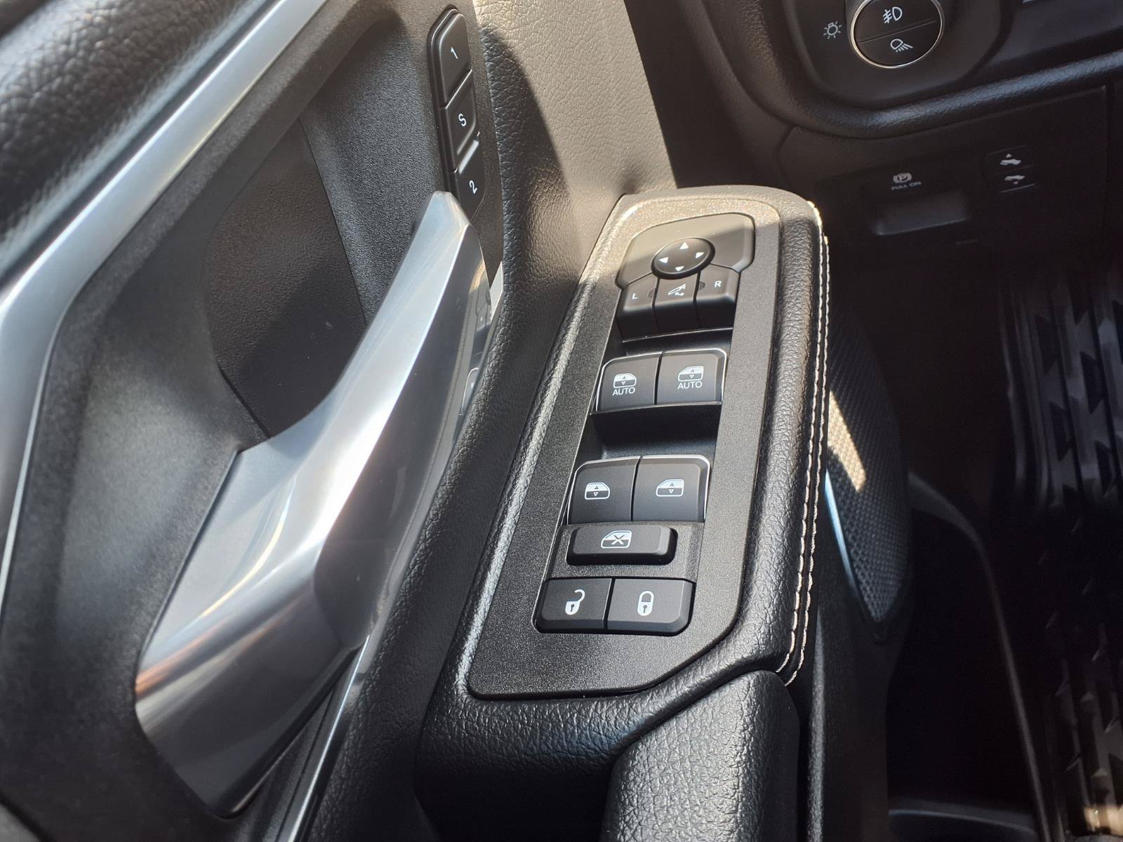 Used 2026 RAM 1500 Laramie w/ Night Edition AWD/4WD image 12