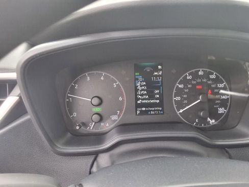 Used 2025 Toyota Corolla LE image 5