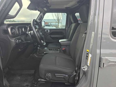 Used 2021 Jeep Gladiator Sport image 9