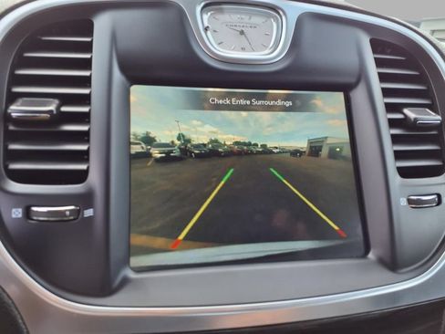 Used 2021 Chrysler 300 Touring L RWD image 6