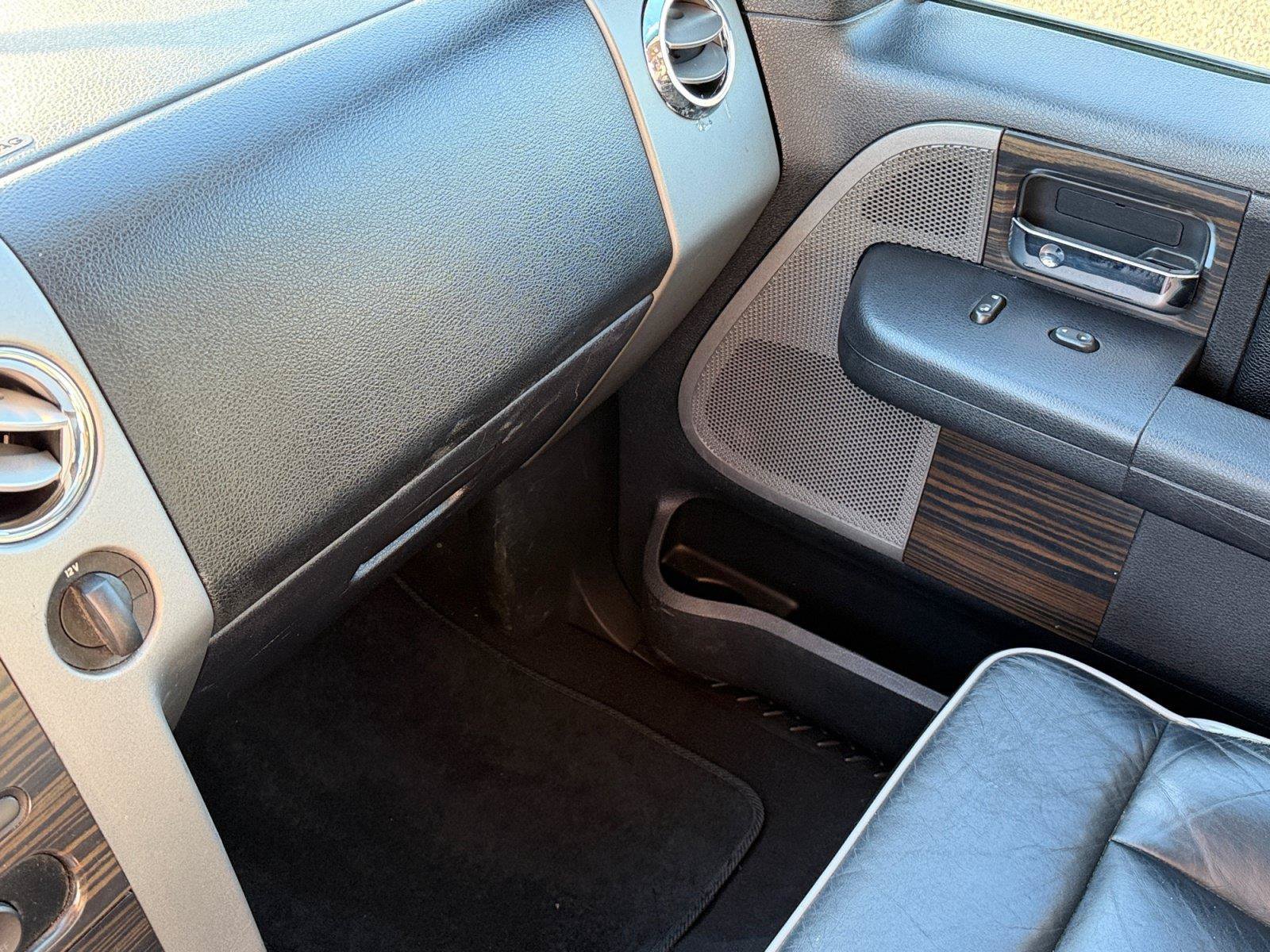 Used 2008 Lincoln Mark LT 4x4 image 27