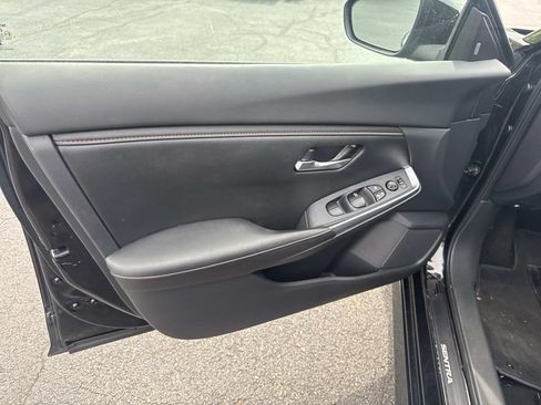 Used 2022 Nissan Sentra SR FWD image 17