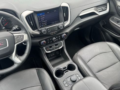 Used 2024 GMC Terrain SLT FWD image 28