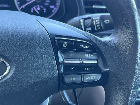 Used 2020 Hyundai Elantra SE FWD image 24