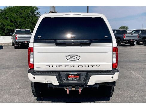 Used 2019 Ford F250 Lariat w/ Lariat Ultimate Package AWD/4WD image 4