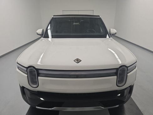 Used 2025 Rivian R1S Adventure AWD/4WD image 8