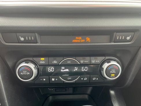 Used 2018 MAZDA MAZDA3 Touring FWD image 15