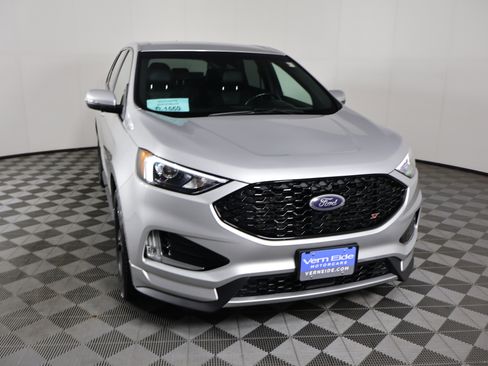 Used 2019 Ford Edge ST w/ Convenience Package image 3