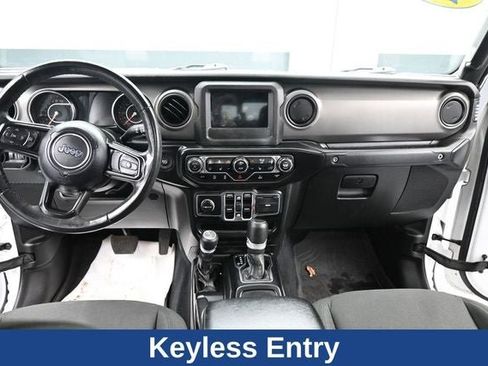 Used 2022 Jeep Gladiator Mojave AWD/4WD image 19