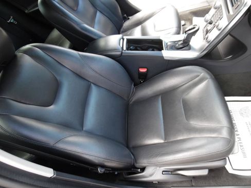 Used 2017 Volvo S60 T5 Dynamic FWD image 23