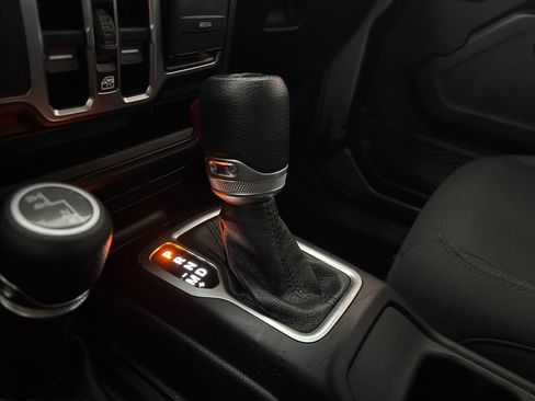 Used 2020 Jeep Wrangler Unlimited Sport S AWD/4WD image 16