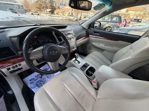 Used 2011 Subaru Outback 3.6R Limited w/ PWR Moonroof Pkg image 10