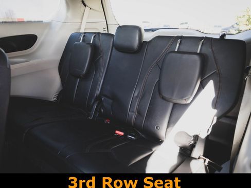 Used 2019 Chrysler Pacifica Touring-L Plus w/ Advanced Safetytec Group image 20