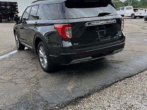Used 2023 Ford Explorer XLT w/ Equipment Group 202A AWD/4WD image 5