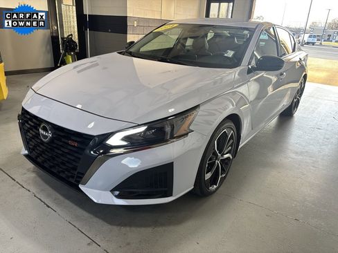 Used 2024 Nissan Altima 2.5 SR image 35