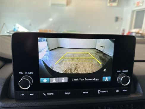 Used 2024 Honda CR-V EX image 23