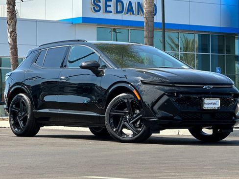 New 2025 Chevrolet Equinox EV RS image 2