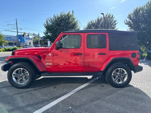 Used 2022 Jeep Wrangler Unlimited Sahara w/ Cold Weather Group AWD/4WD image 3