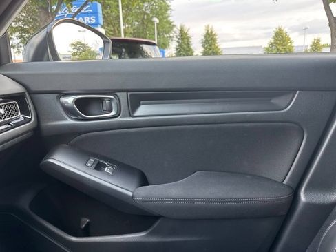 Used 2025 Honda Civic Sport image 28