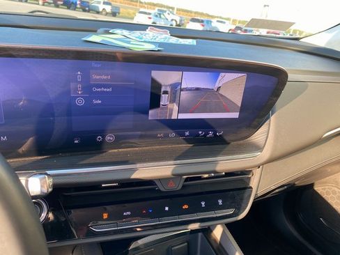 Used 2025 Buick Envision Preferred image 21