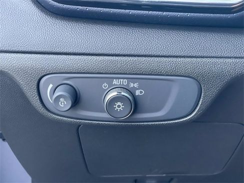 Used 2022 Chevrolet Bolt EUV Premier image 20