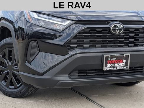 Used 2025 Toyota RAV4 LE AWD/4WD image 3