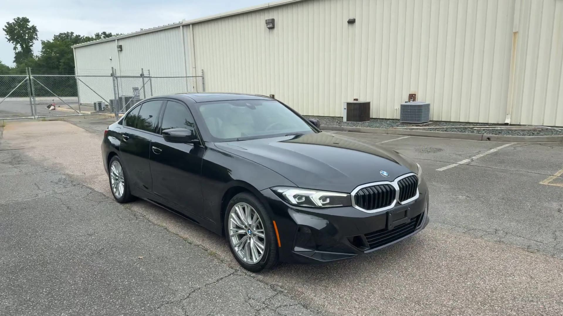 Used 2023 BMW 330i xDrive Sedan w/ Driving Assistance Package AWD/4WD image 4