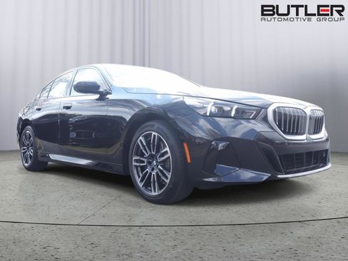 New 2026 BMW 530i w/ M Sport Package RWD image 3