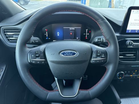 Used 2023 Ford Escape ST-Line AWD/4WD image 23