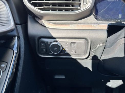Used 2022 Ford Explorer Platinum w/ Technology Package AWD/4WD image 19