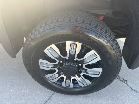 Used 2025 GMC Sierra 2500 Denali w/ Denali Reserve Package image 9